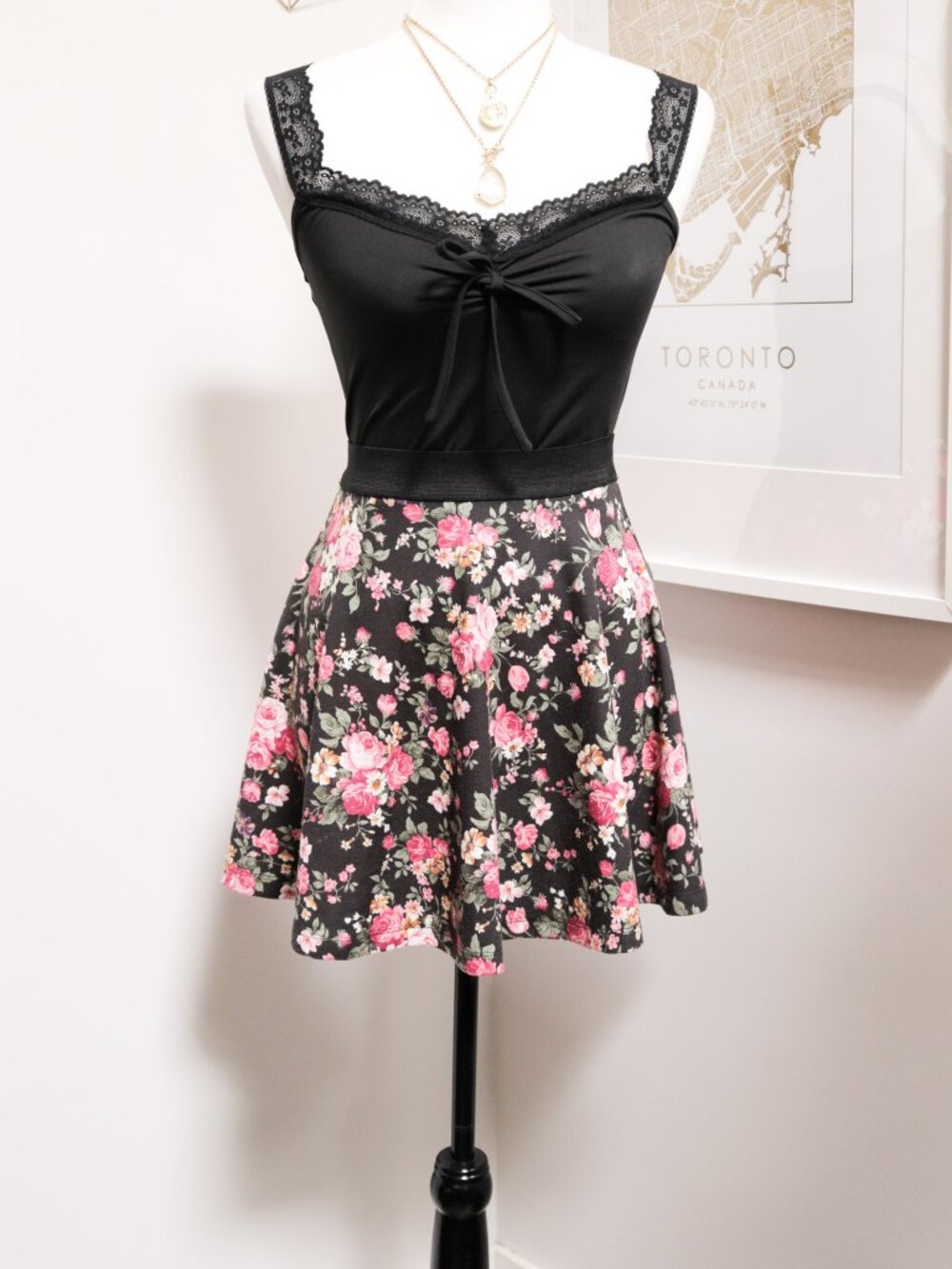 Black & Hot Pink Rose Print Skater Skirt w/ Stretchy Waistband, Dark Floral Fall